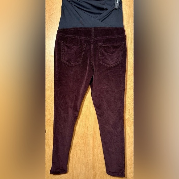 Isabel maternity size 2/26 burgundy corduroy skinny pants. - Picture 4 of 8